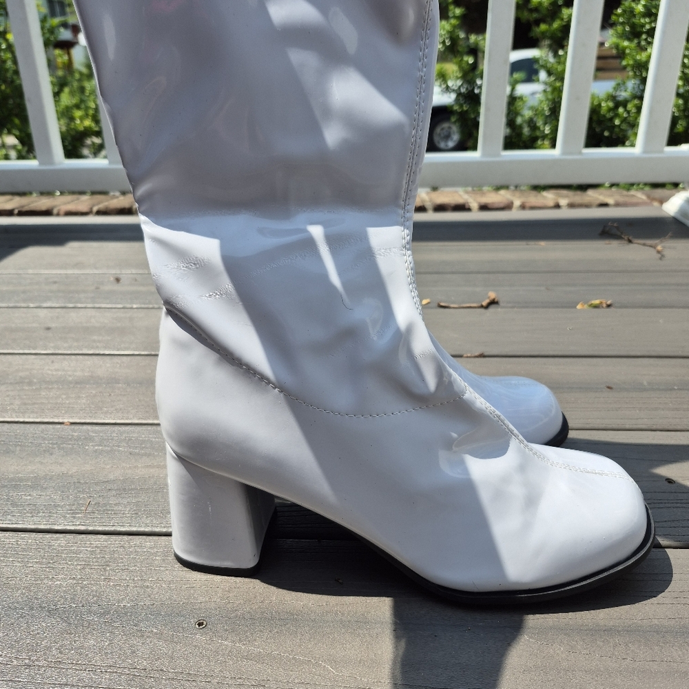 Ellie Shoes Glossy White Heeled Boots - Picture 3 of 3